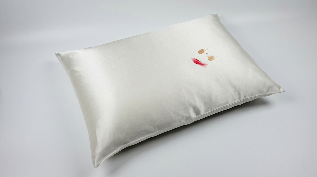 How to Remove Stains from Silk Pillowcase: Emergency Guide
